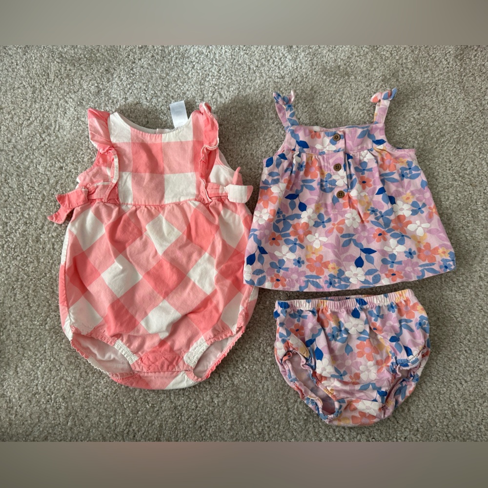 Baby girl Easter sets by carters 
All in good condition.
